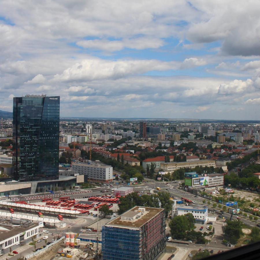 Downtown View Apartment Bratislava Exterior foto